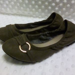 Sued flats with gold embelishment